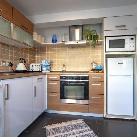Pass The Keys Art Deco Inspired Apartment With Roof Top Views Shrewsbury Exterior foto